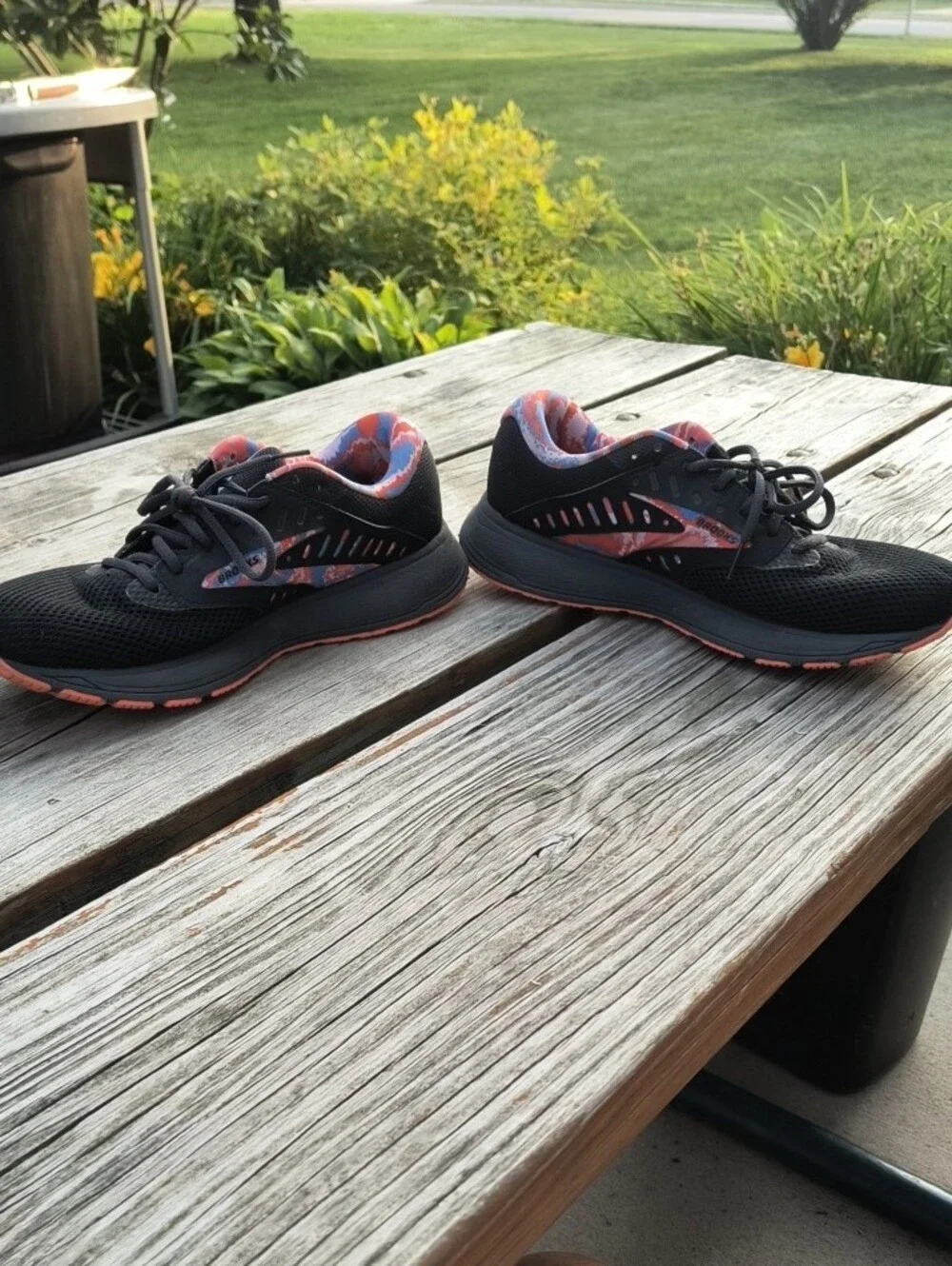 Brooks Range 2 Running Shoes with Coral and Light Blue Accents Women's Size 11